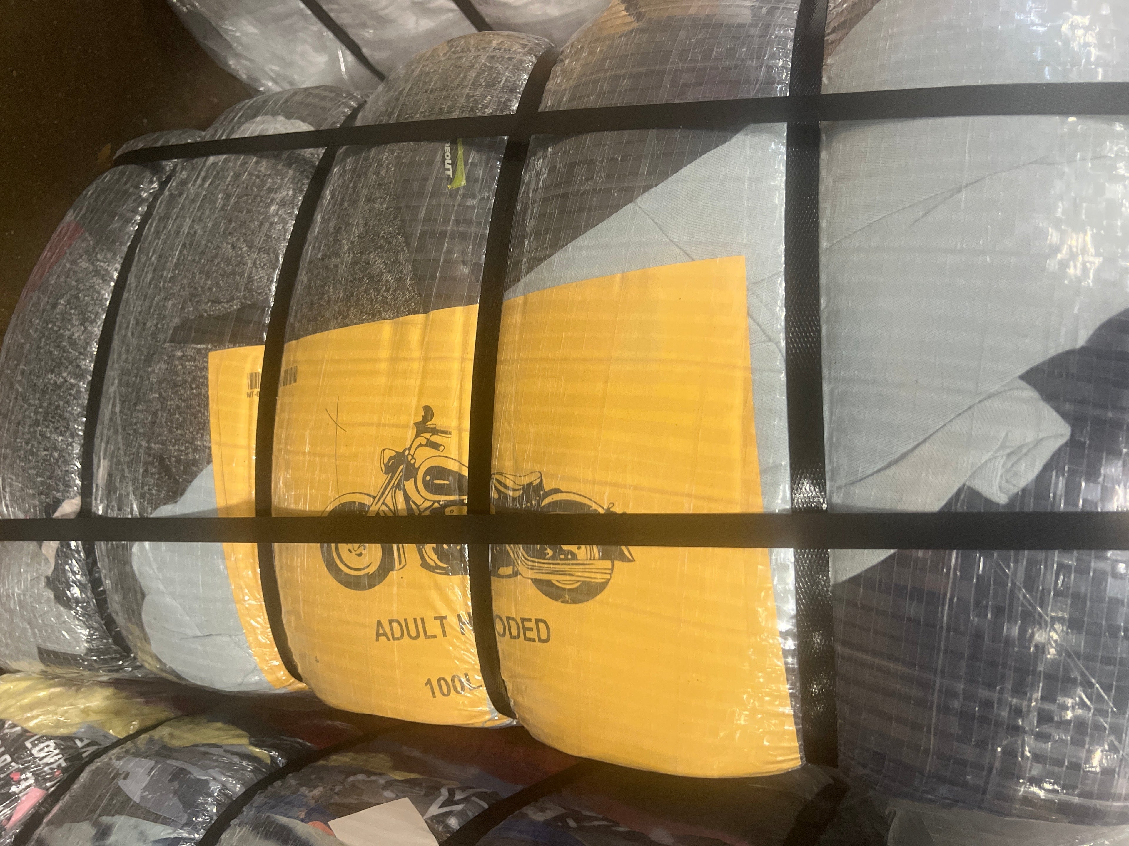 MT ADULTO CON CAPUCHA